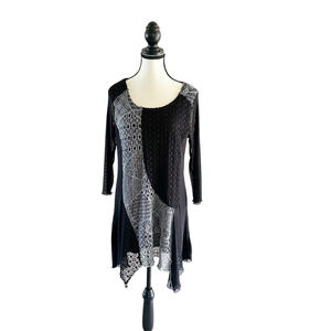 Women's Cleo Tunic Top Size M Black & Gray Lace Flowy Lightweight Romantic